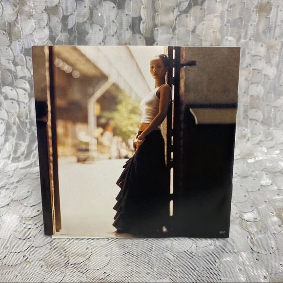 Vivian Green - A Love Story - Picture 7 of 13